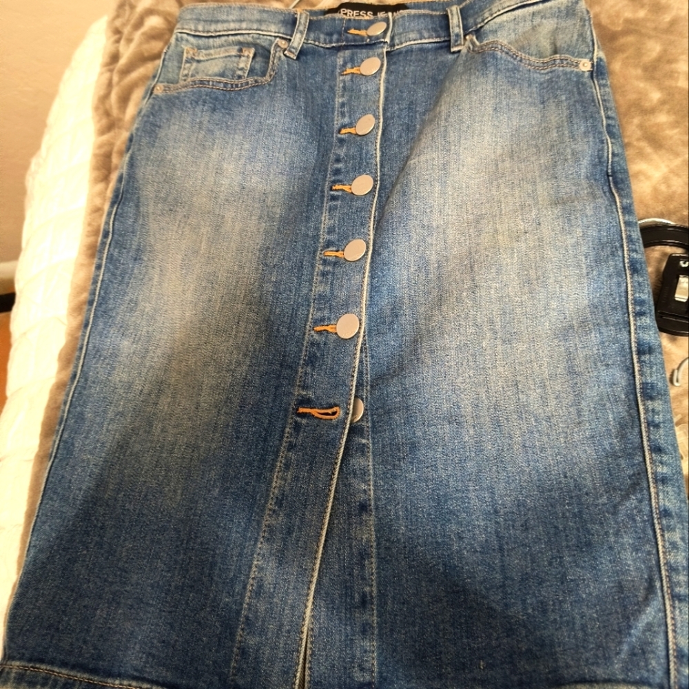 Denim skirt